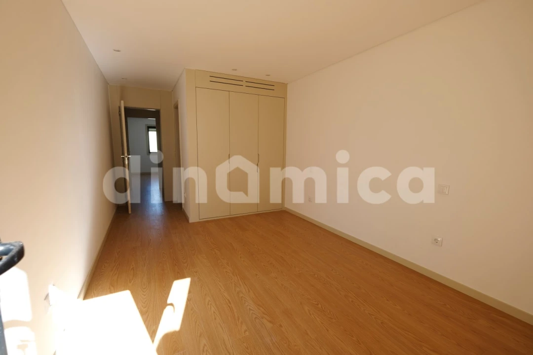 Apartamento T3 para Venda em Vila Nova de Famalicão e Calendário Foto 13