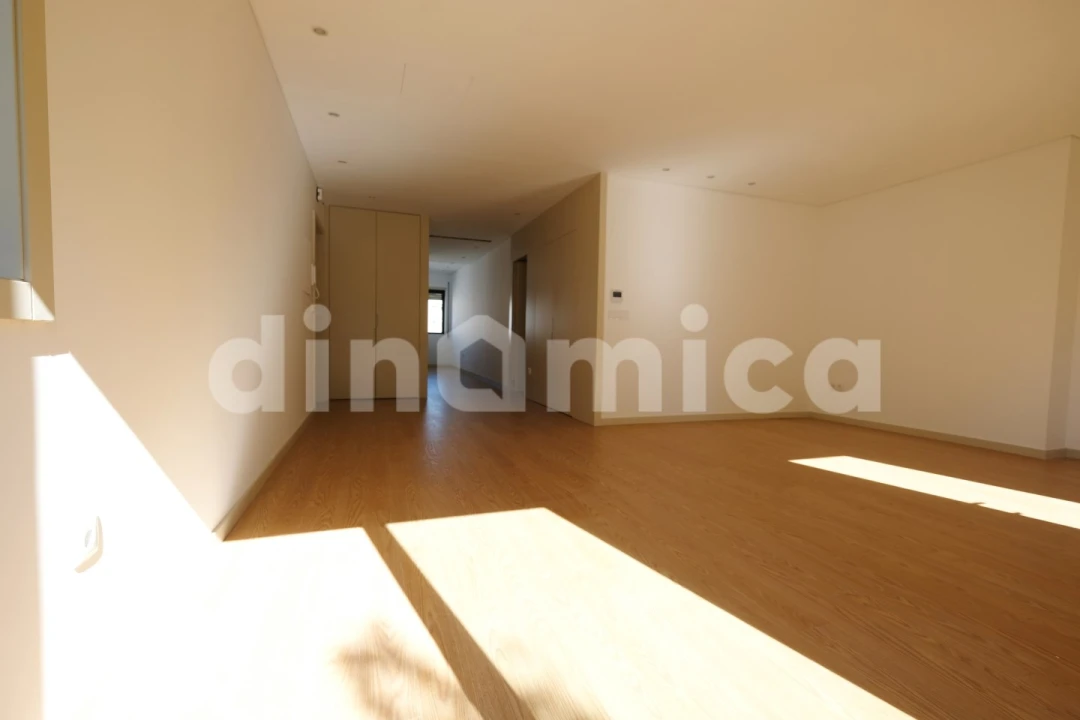 Apartamento T3 para Venda em Vila Nova de Famalicão e Calendário Foto 9