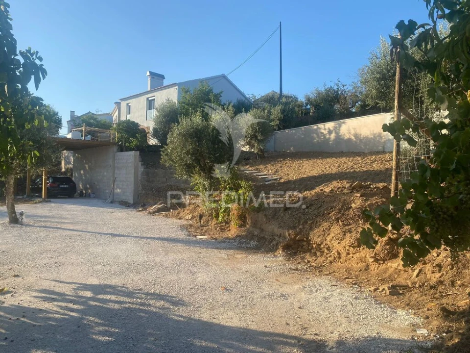 Moradia T3 para Venda em Olalhas Foto 8