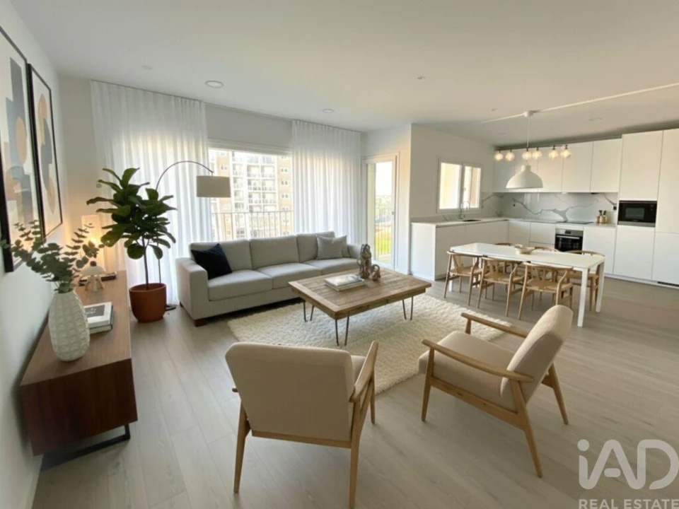 Apartamento T3 para Venda em Corroios Foto 1