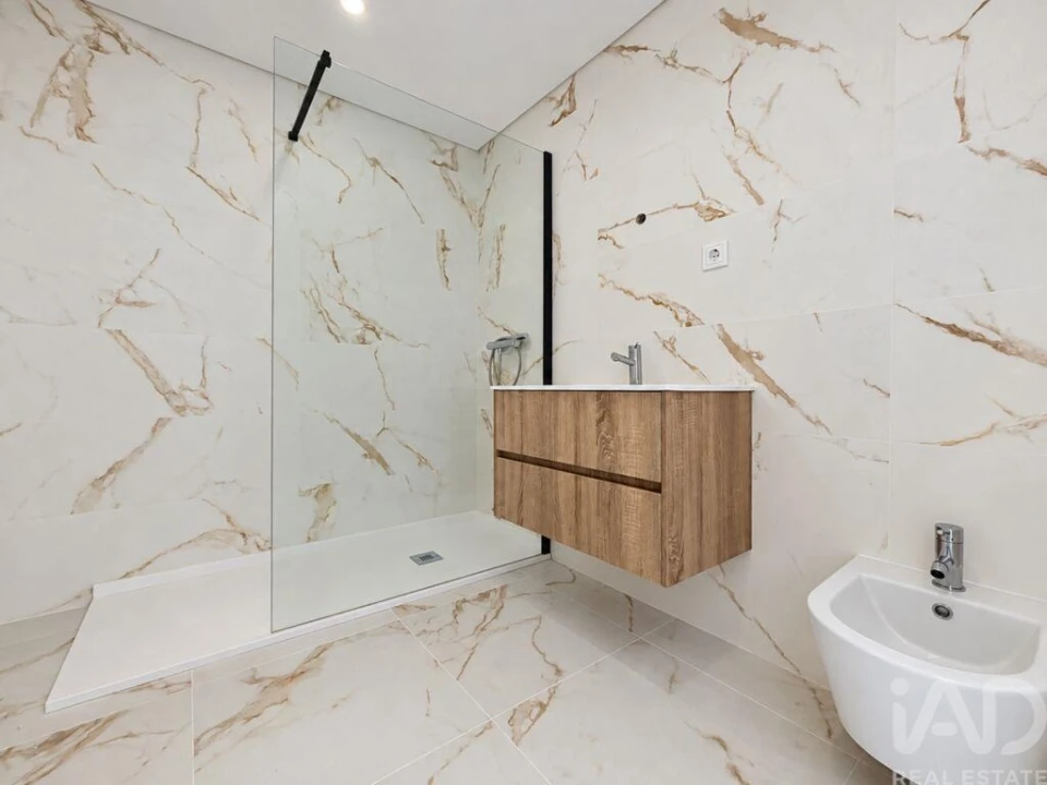 Apartamento T3 para Venda em Corroios Foto 12