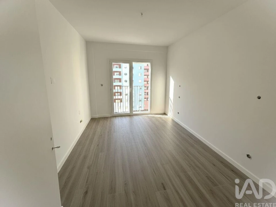 Apartamento T3 para Venda em Corroios Foto 10