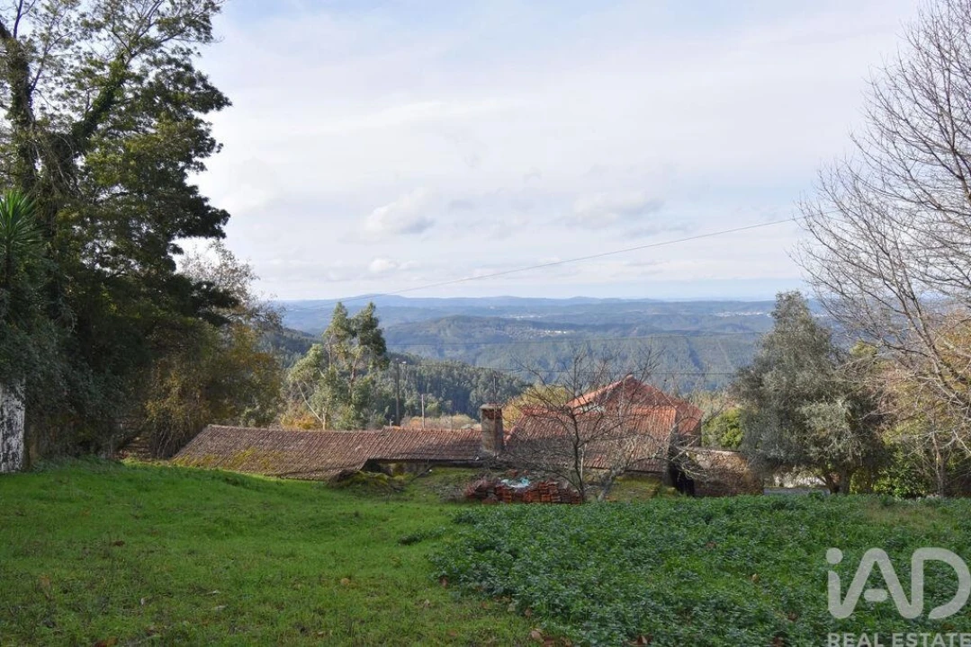 Moradia T4 para Venda em Vila Nova Foto 4