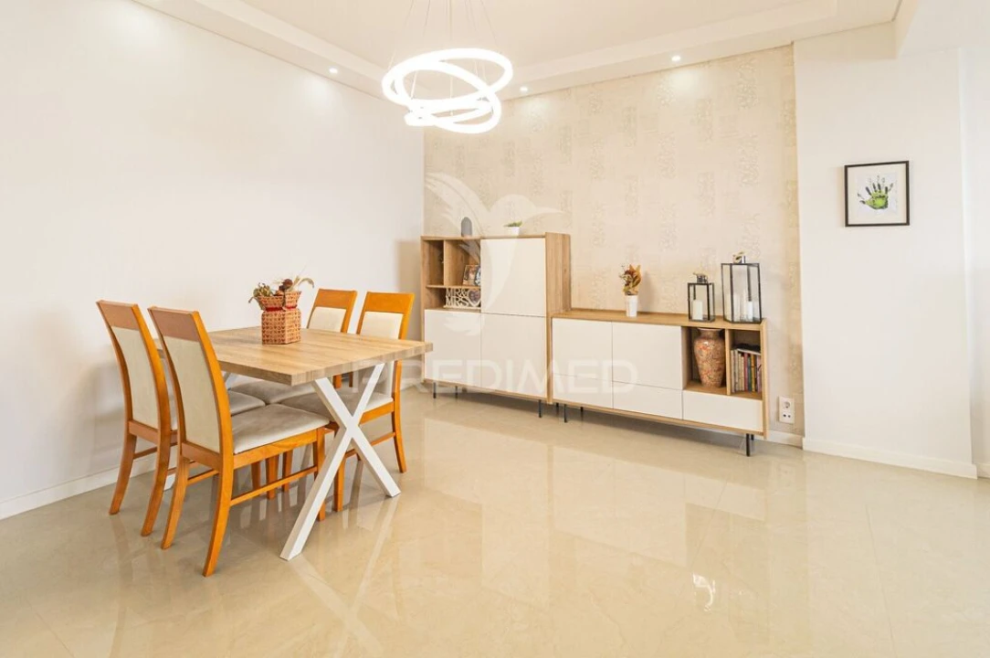 Apartamento T3 para Venda em Almada, Cova da Piedade, Pragal e Cacilhas Foto 5