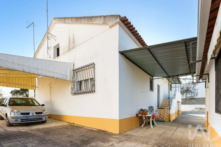 Moradia T6 para Venda em Bacelo e Senhora da Saúde Foto 26