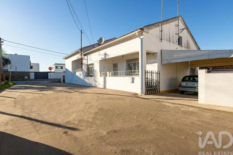 Moradia T6 para Venda em Bacelo e Senhora da Saúde Foto 9