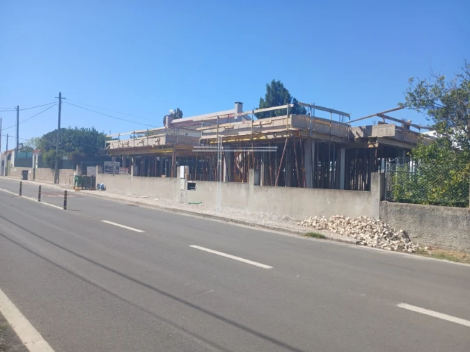 Moradia T4 para Venda em Charneca de Caparica e Sobreda Foto 12