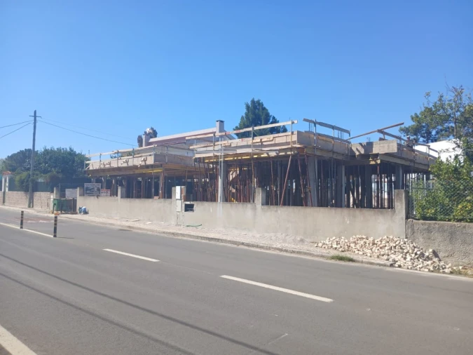 Moradia T4 para Venda em Charneca de Caparica e Sobreda Foto 13