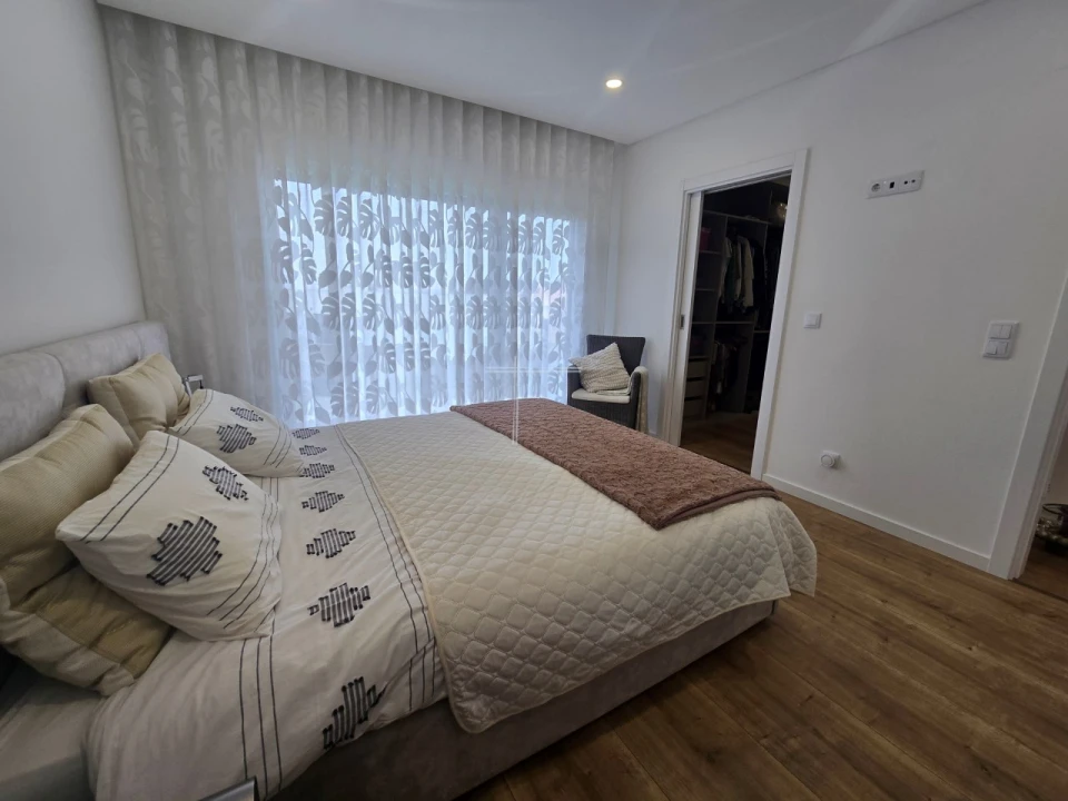 Moradia T4 para Venda em Charneca de Caparica e Sobreda Foto 18