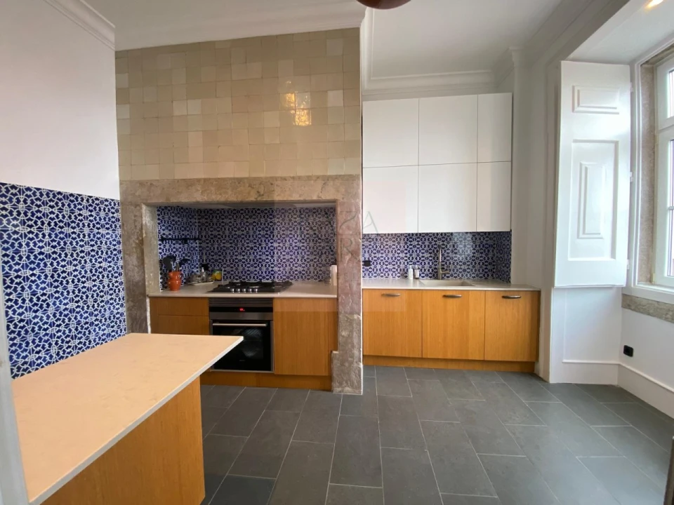 Apartamento T2 para Arrendamento férias em Santa Maria Maior Foto 12