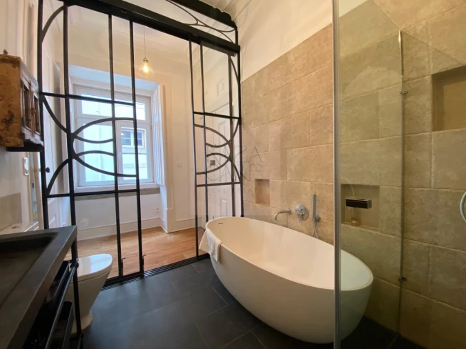 Apartamento T2 para Arrendamento férias em Santa Maria Maior Foto 27