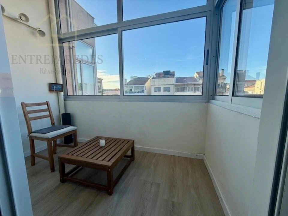 Apartamento T2 para Venda em Campanhã Foto 3