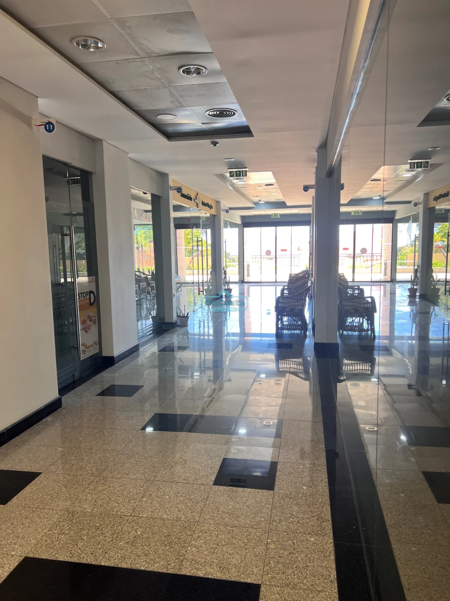 Negócio para Venda em Caniço Foto 10