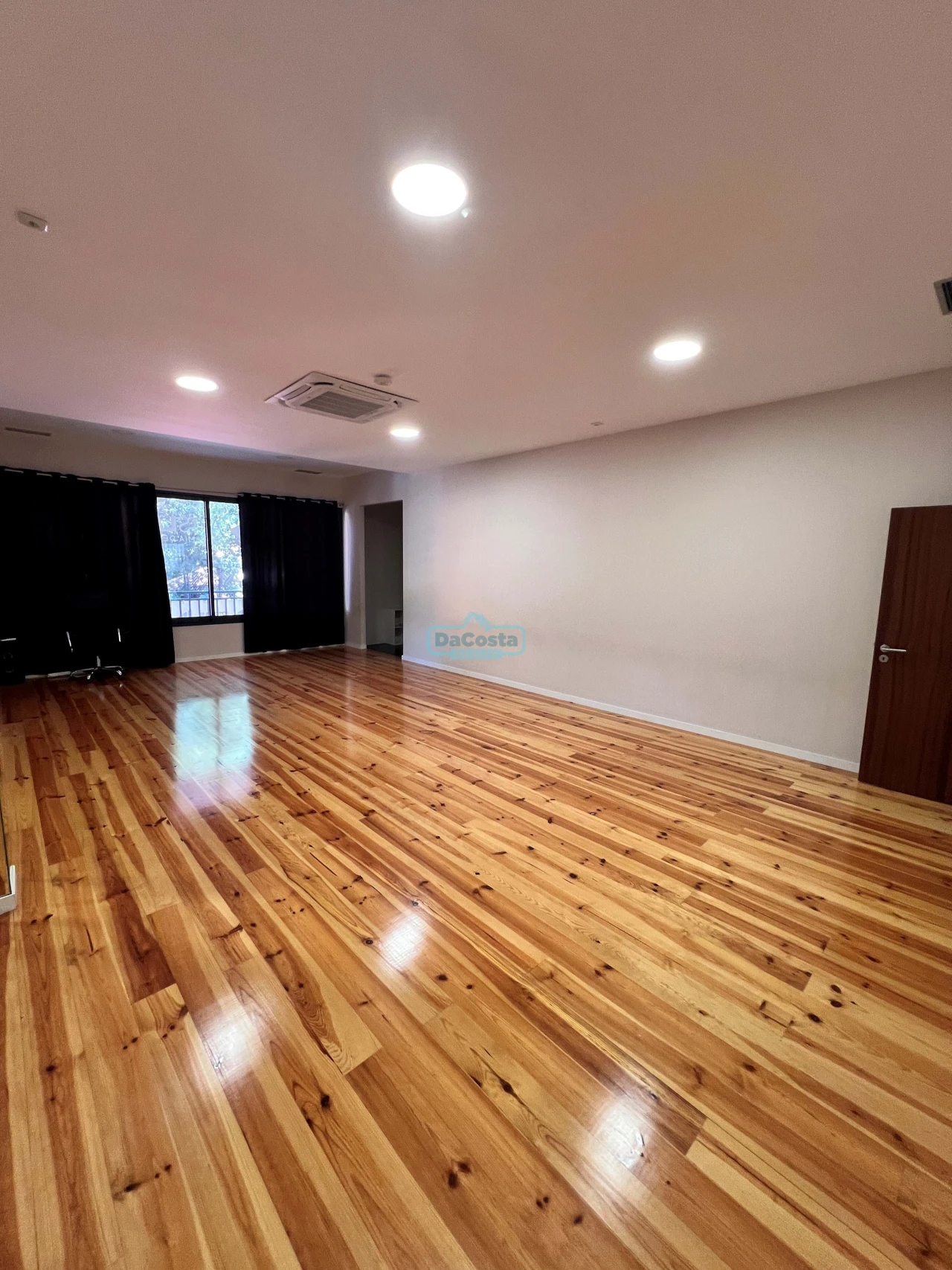 Negócio para Venda em Caniço Foto 4