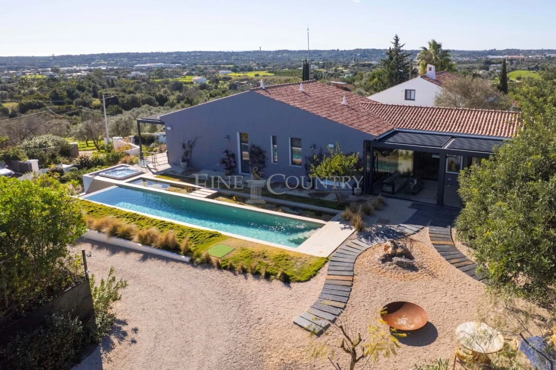 Moradia T5 para Venda em Olhão Foto 1