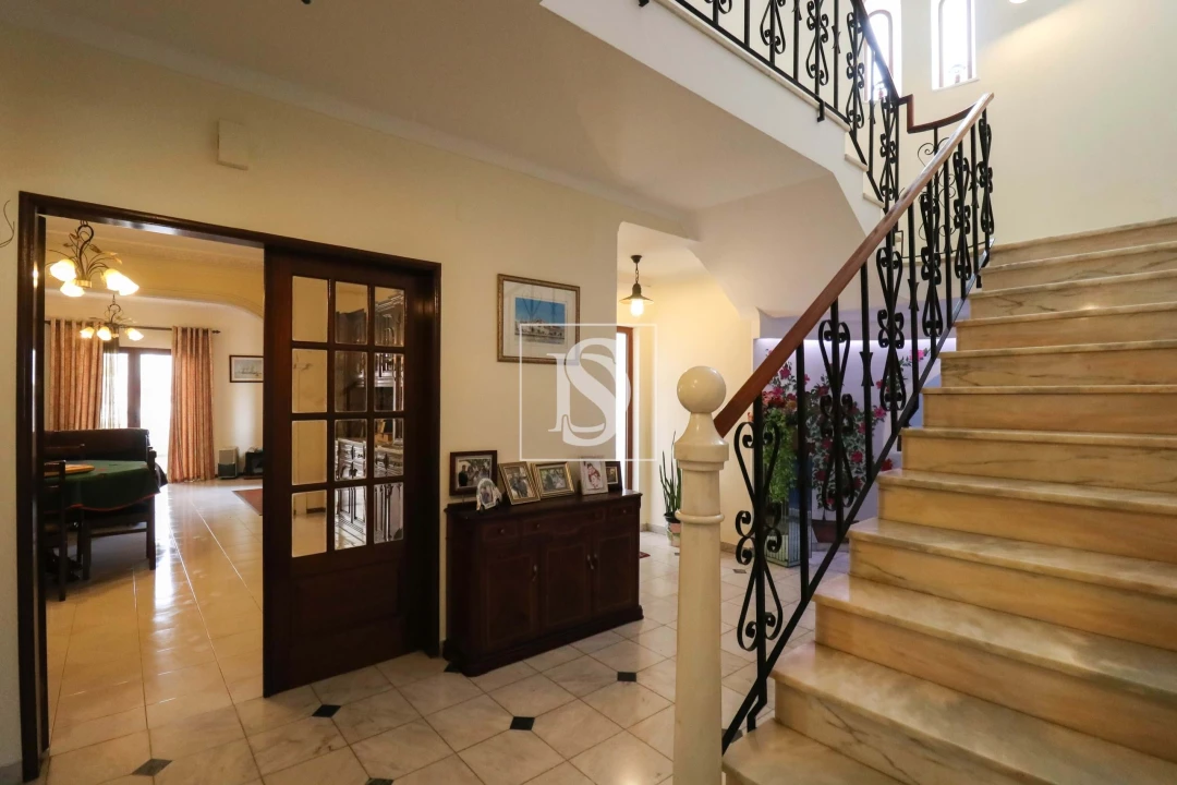 Moradia T5 para Venda em Portimão Foto 4