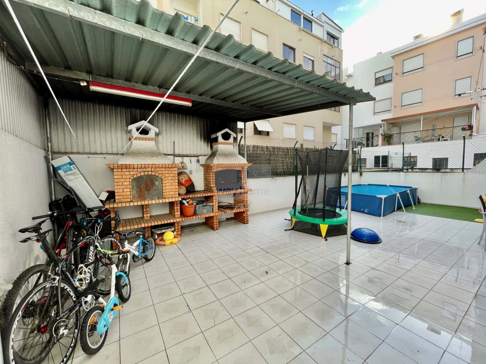 Apartamento T2 para Venda em Costa da Caparica Foto 25