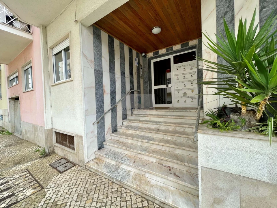 Apartamento T2 para Venda em Costa da Caparica Foto 27