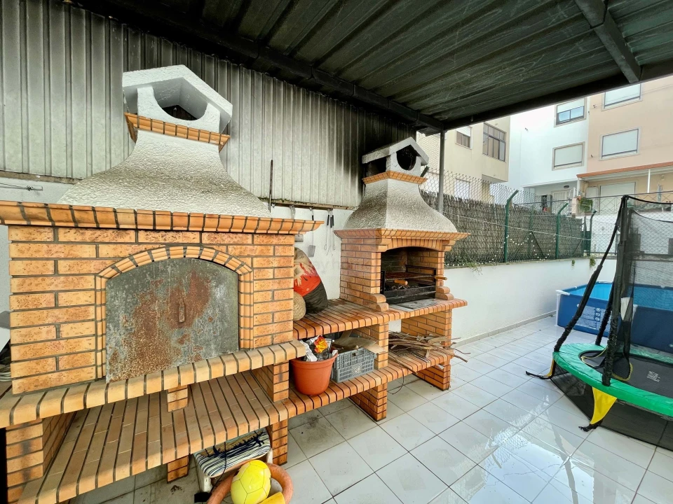 Apartamento T2 para Venda em Costa da Caparica Foto 24