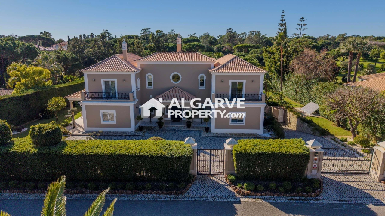 Moradia T5 para Venda em Quarteira Foto 32