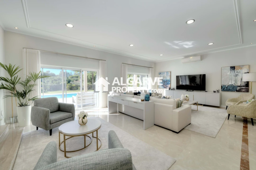 Moradia T5 para Venda em Quarteira Foto 48