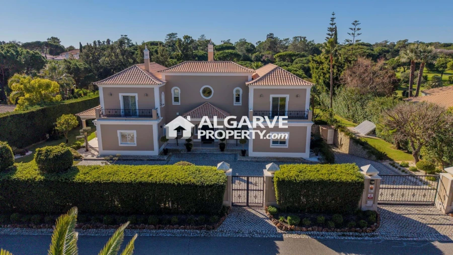 Moradia T5 para Venda em Quarteira Foto 32