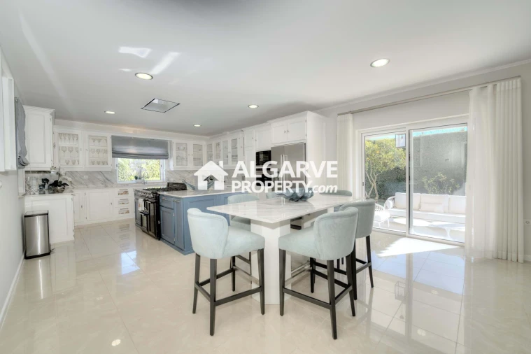 Moradia T5 para Venda em Quarteira Foto 45