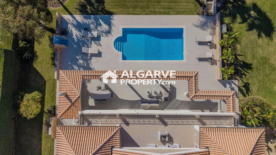 Moradia T5 para Venda em Quarteira Foto 33