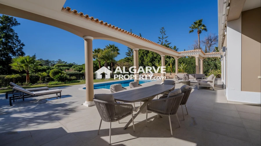 Moradia T5 para Venda em Quarteira Foto 24