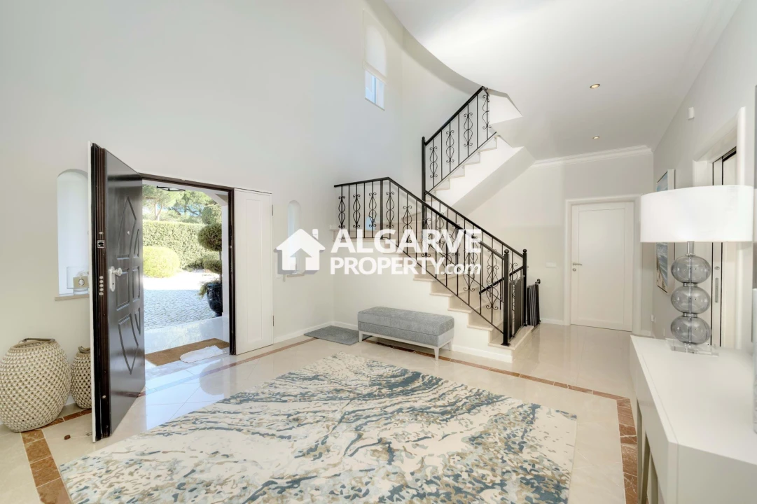 Moradia T5 para Venda em Quarteira Foto 49