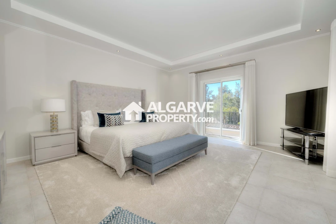 Moradia T5 para Venda em Quarteira Foto 43