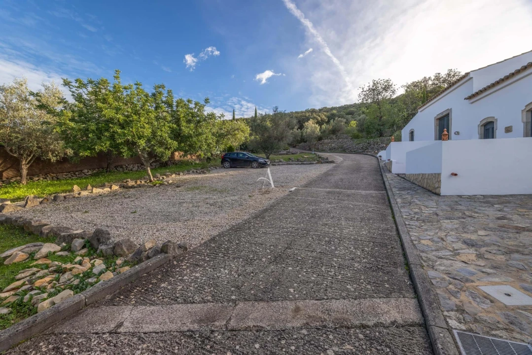 Apartamento T3 para Venda em Santa Barbara de Nexe Foto 32