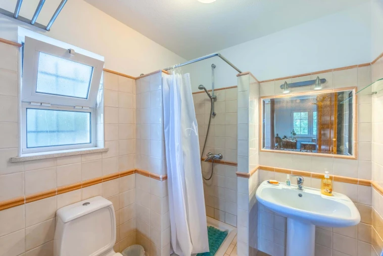 Apartamento T3 para Venda em Santa Barbara de Nexe Foto 19