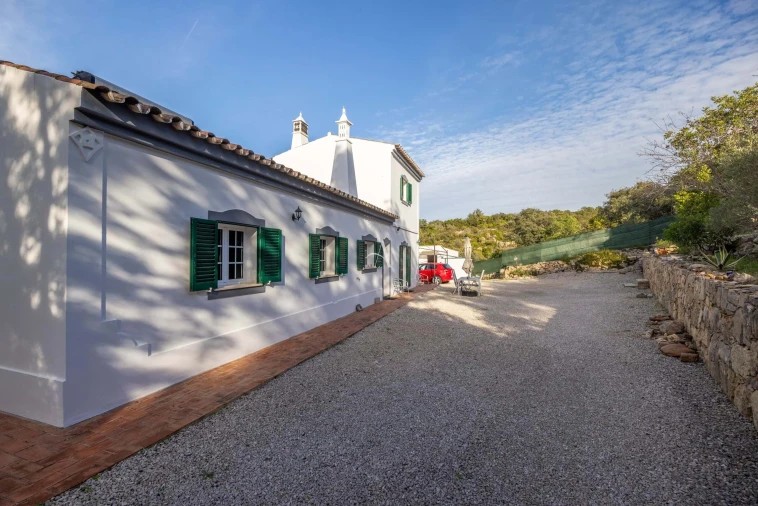 Apartamento T3 para Venda em Santa Barbara de Nexe Foto 3