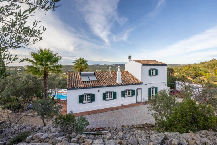 Apartamento T3 para Venda em Santa Barbara de Nexe Foto 1