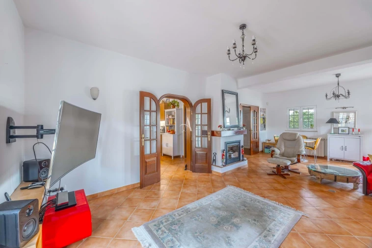 Apartamento T3 para Venda em Santa Barbara de Nexe Foto 7