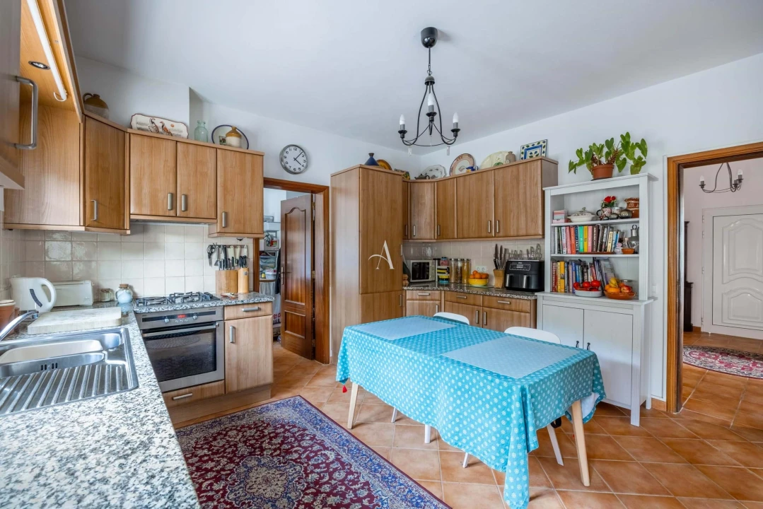 Apartamento T3 para Venda em Santa Barbara de Nexe Foto 11