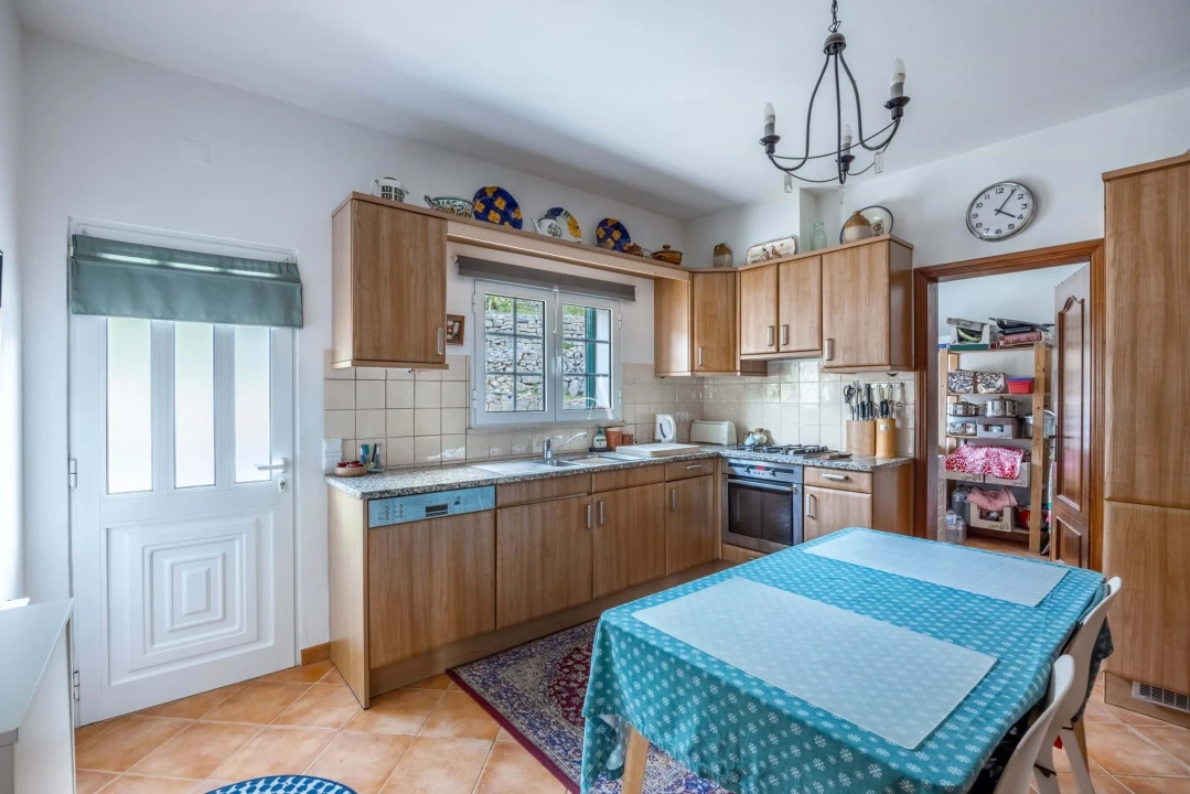 Apartamento T3 para Venda em Santa Barbara de Nexe Foto 12