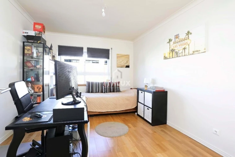 Apartamento T3 para Venda em São Domingos de Rana Foto 6