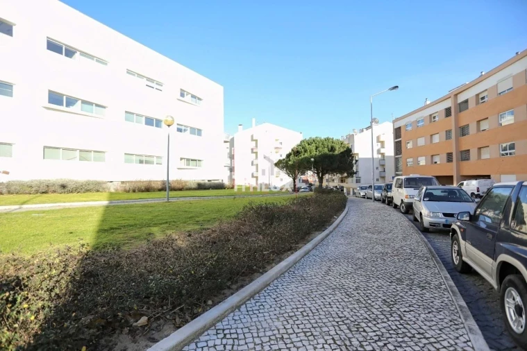 Apartamento T3 para Venda em São Domingos de Rana Foto 10