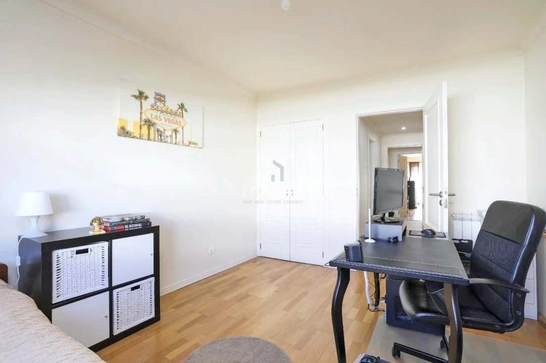 Apartamento T3 para Venda em São Domingos de Rana Foto 13