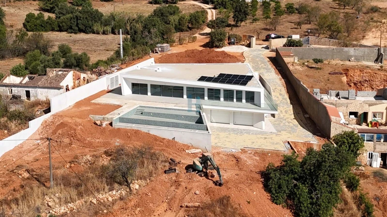 Moradia T4 para Venda em São Silvestre Foto 21