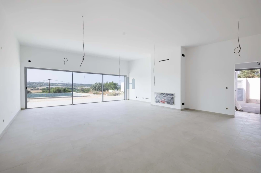 Moradia T4 para Venda em São Silvestre Foto 4