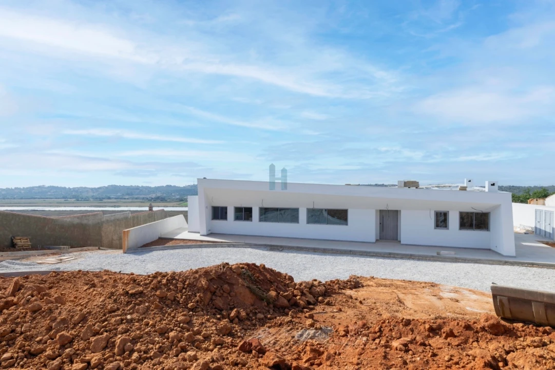 Moradia T4 para Venda em São Silvestre Foto 2