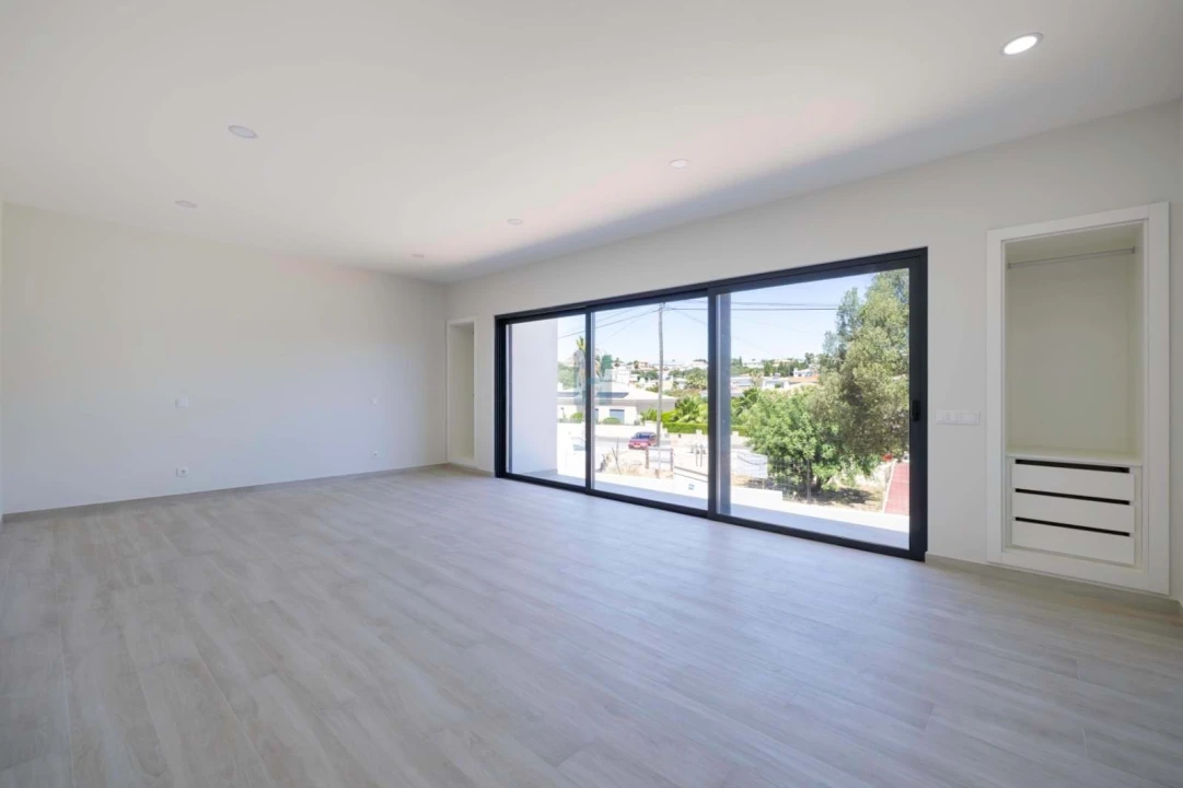 Moradia T3 para Venda em Mexilhoeira Grande Foto 14