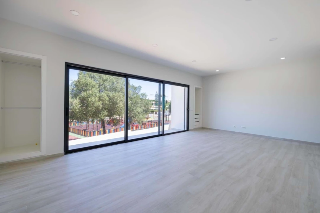 Moradia T3 para Venda em Mexilhoeira Grande Foto 13