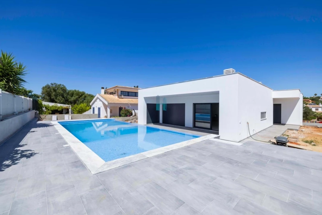 Moradia T3 para Venda em Mexilhoeira Grande Foto 3