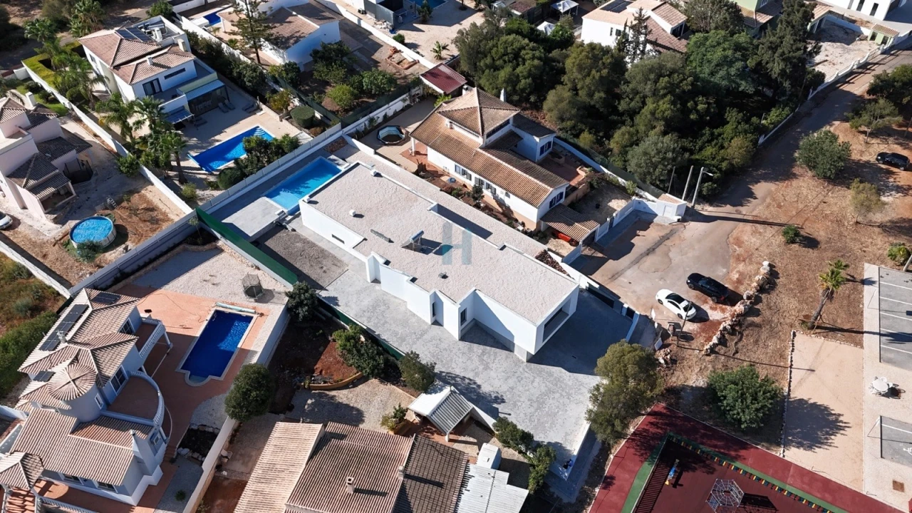 Moradia T3 para Venda em Mexilhoeira Grande Foto 17