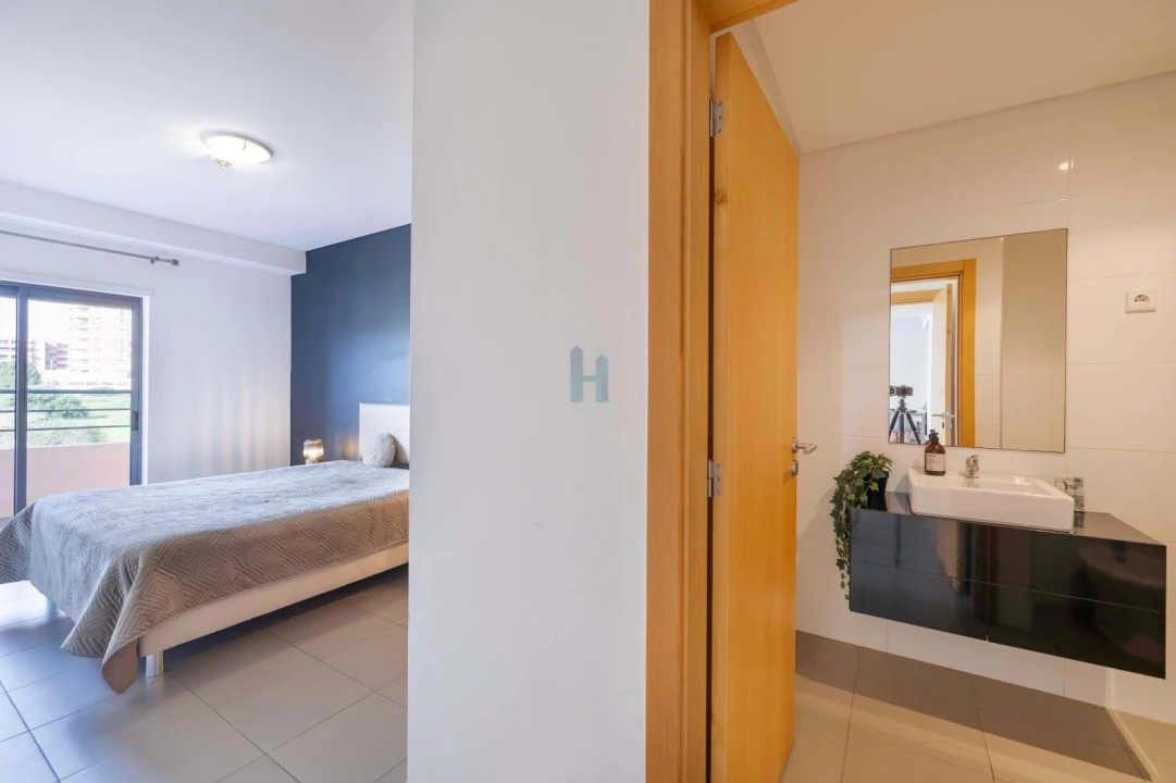 Apartamento T2 para Venda em Portimão Foto 4