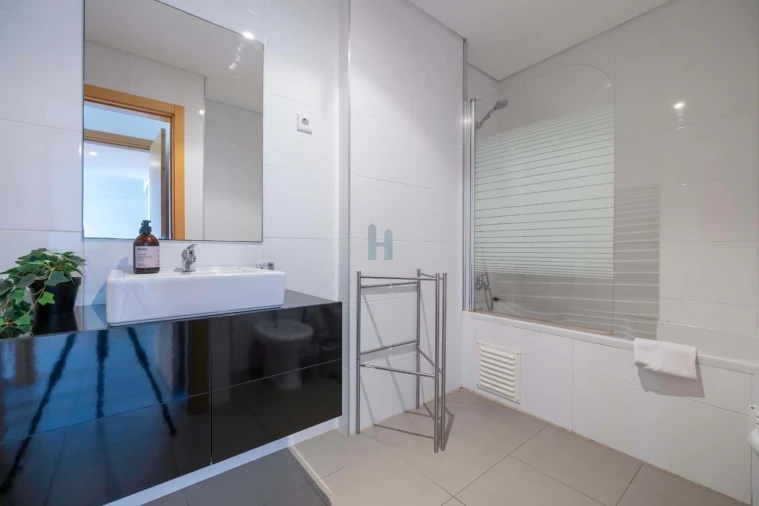 Apartamento T2 para Venda em Portimão Foto 6